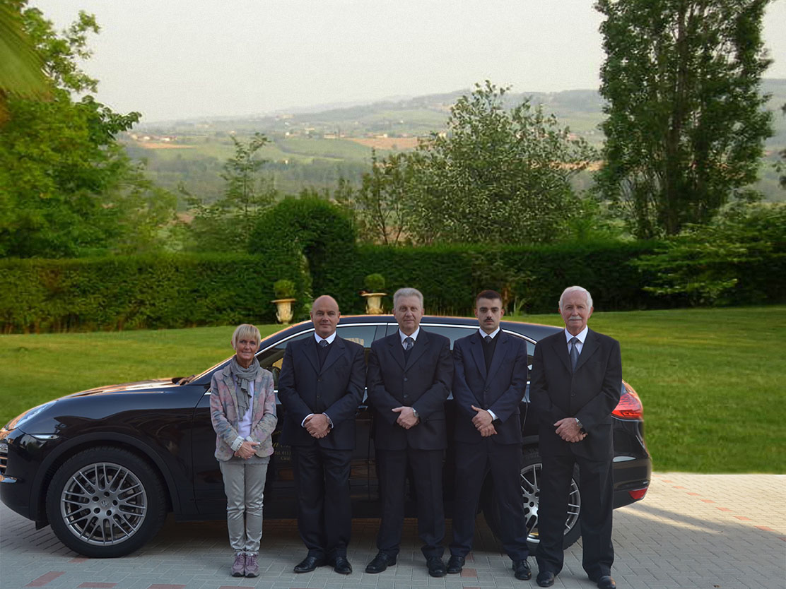 Onoranze_funebri_ciriè_san_martino_lo_staff_tot.jpg